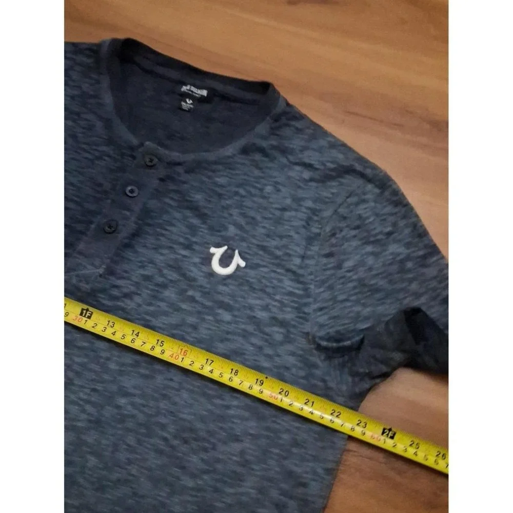 Mens True Religion Dyed Embro Henley Short Sleeve Shirt‎